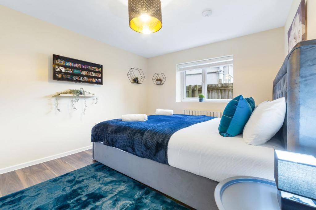 Isleworth Suites - Tw7 Экстерьер фото